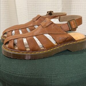 Dr. Martens men sz 11 sandal Tan brown Leather shoe summer Vintage rare Like new